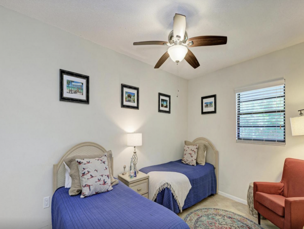 Holmes Beach Stunning Vacation Condo